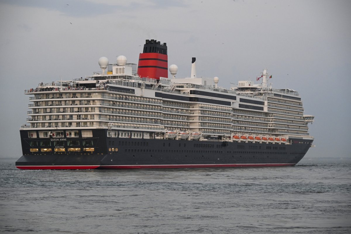 Piracy Warning Luxury Cruise Passengers